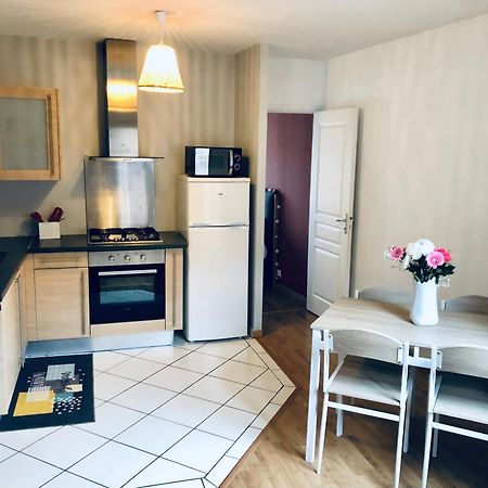 Logement Centre Ville D'Epernay Avec Parking Prive Exterior photo