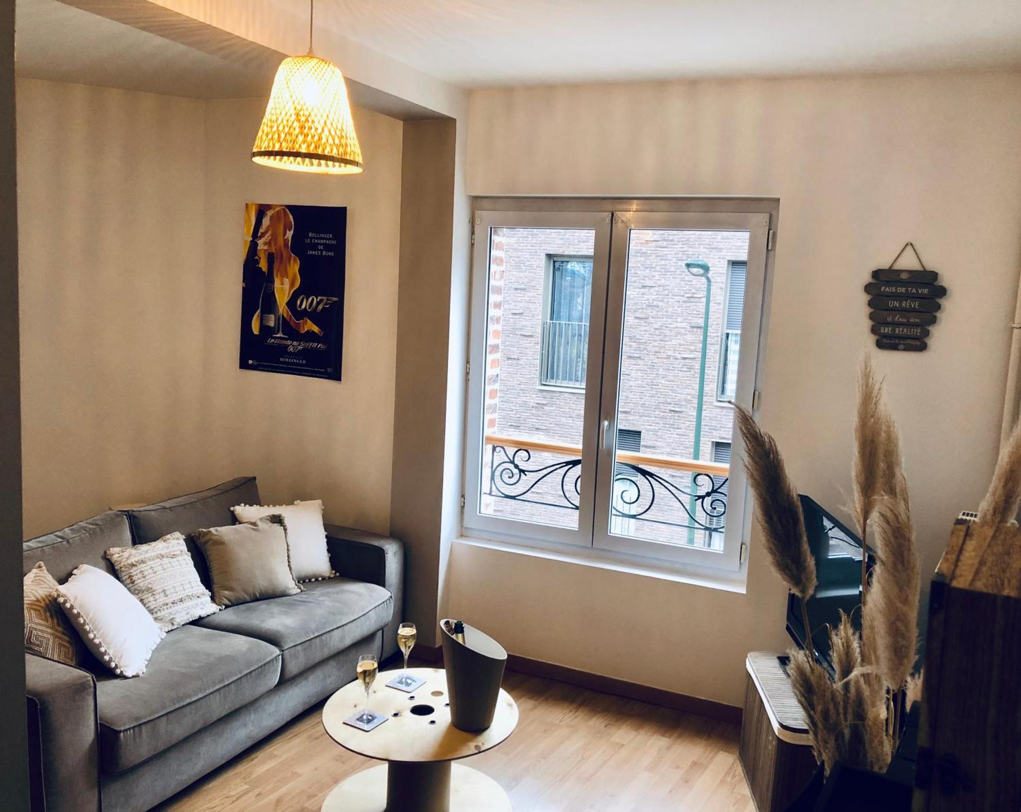 Logement Centre Ville D'Epernay Avec Parking Prive Exterior photo